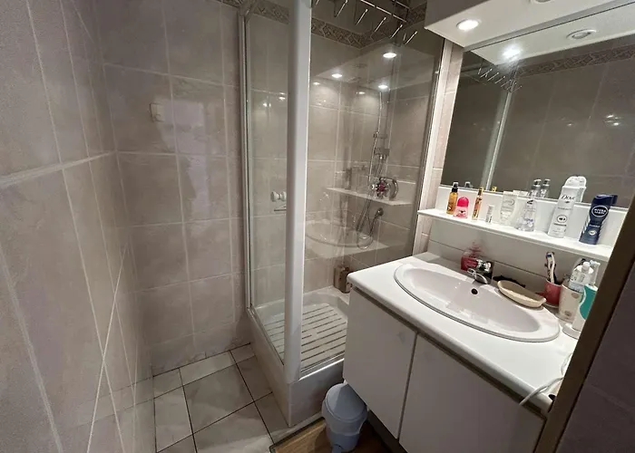 2 Pièces, 5 Couchages, Parking Privé, Proche Et Commerces, - Fr-1-224c-287 *